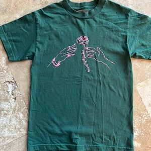 Urban Outfitters Green T-Shirt with Pink Rose Graphic small